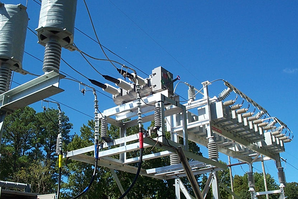 信頼性と耐久性を追及したSF6ガス開閉機器